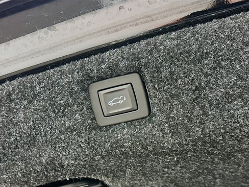 Used 2018 Cadillac CT6 Luxury image 32