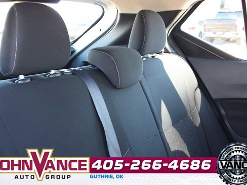 Used 2022 Nissan Kicks SV image 19