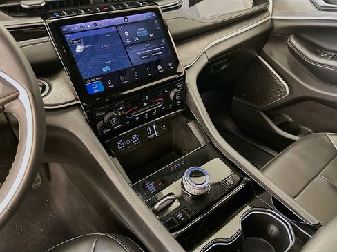 Used 2023 Jeep Grand Cherokee 4WD 4xe image 26