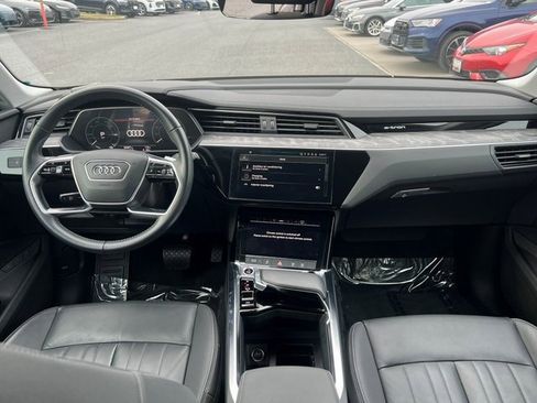 Used 2021 Audi e-tron Premium w/ Convenience Plus Package image 2