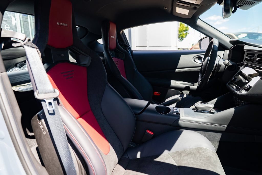 New 2024 Nissan Z Performance w/ Floor Mat Package RWD image 22
