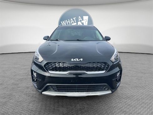Used 2022 Kia Niro LX image 10