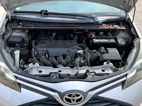 Used 2016 Toyota Yaris L image 12