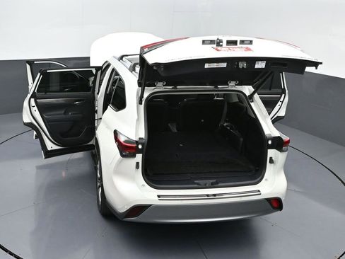Certified 2021 Toyota Highlander Platinum image 51