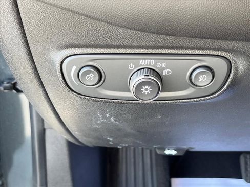 Used 2021 Chevrolet Equinox Premier FWD image 25