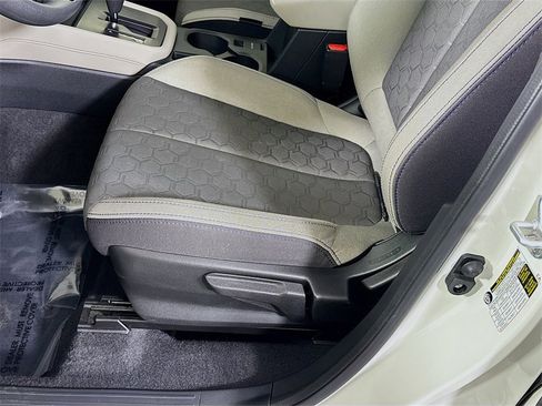 Certified 2025 Subaru Forester Base image 23