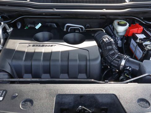 Used 2017 Ford Explorer XLT w/ Equipment Group 202A image 19