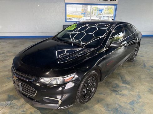 Used 2018 Chevrolet Malibu LT w/ Redline Edition FWD image 5
