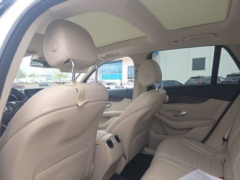 Used 2019 Mercedes-Benz GLC 350e 4MATIC image 8