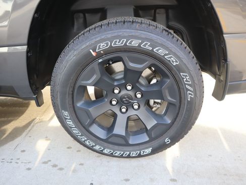 New 2026 RAM 1500 Express AWD/4WD image 17