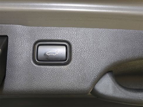 Used 2017 Kia Sorento SX image 13