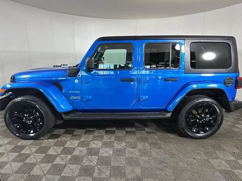 Used 2023 Jeep Wrangler Unlimited Sahara w/ Cold Weather Group AWD/4WD image 5