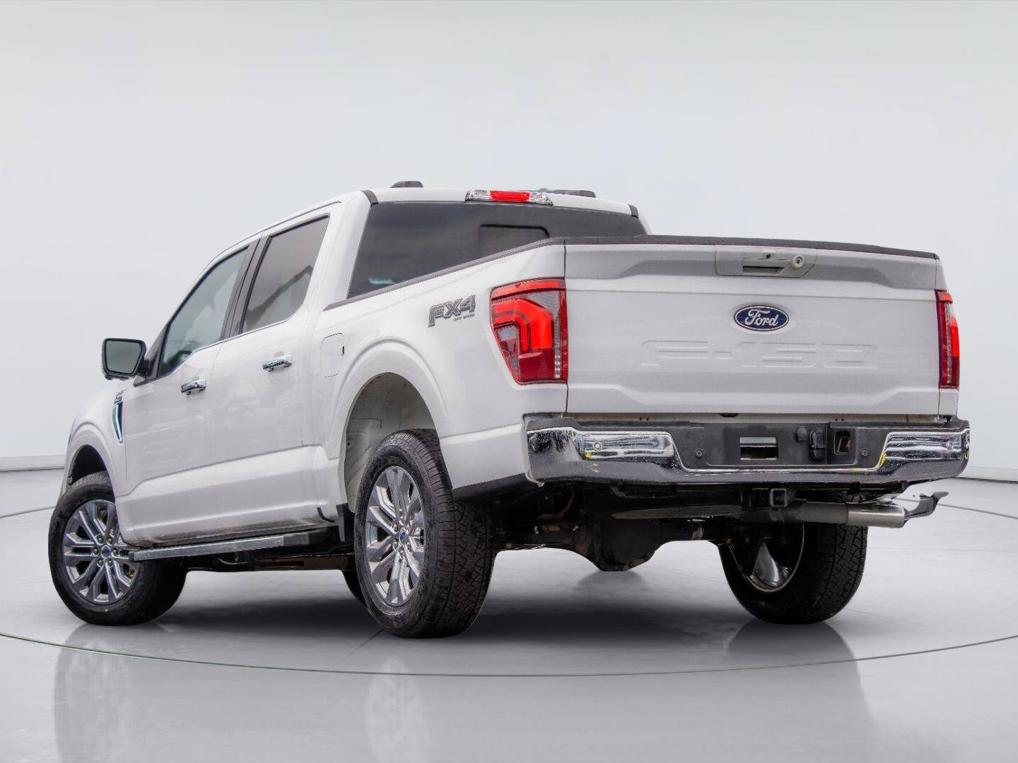 Used 2025 Ford F150 Lariat w/ Equipment Group 501A Mid AWD/4WD image 3