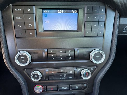 Used 2020 Ford Mustang Ecoboost image 23