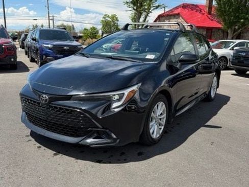 Used 2025 Toyota Corolla SE w/ SE Package FWD image 5