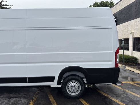 Used 2024 RAM ProMaster 3500 w/ Delivery Van Package FWD image 2