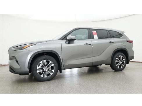 New 2026 Toyota Highlander XLE AWD/4WD image 18