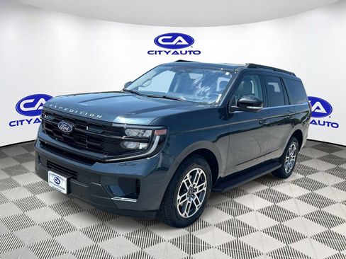 Used 2025 Ford Expedition Active AWD/4WD image 10