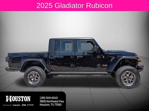 Used 2025 Jeep Gladiator Rubicon AWD/4WD image 2