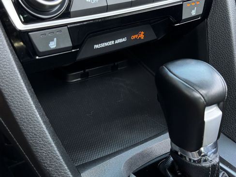 Used 2018 Honda Civic Touring image 33