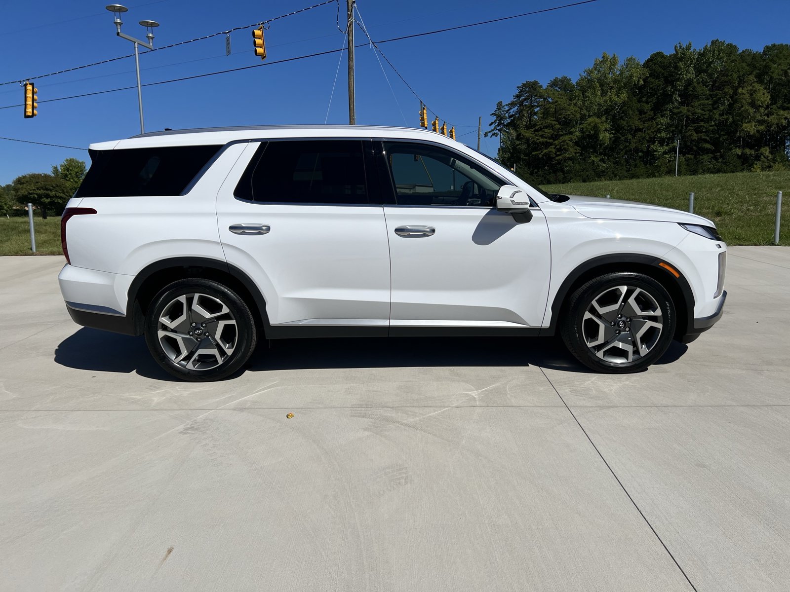 Used 2025 Hyundai Palisade SEL FWD image 9