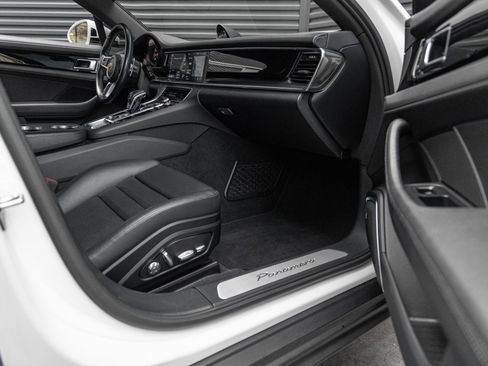 Certified 2020 Porsche Panamera image 35