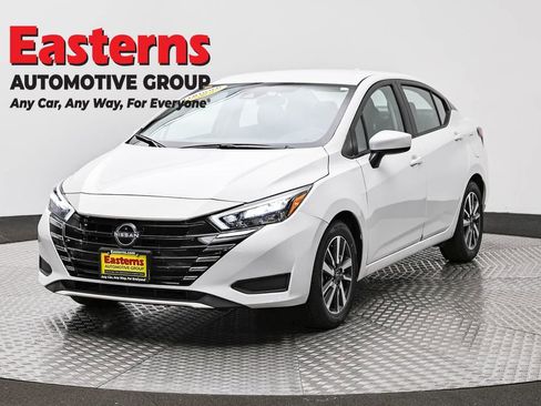 Used 2025 Nissan Versa SV image 1
