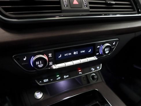 Used 2023 Audi Q5 e Premium Plus w/ Premium Plus Package image 23