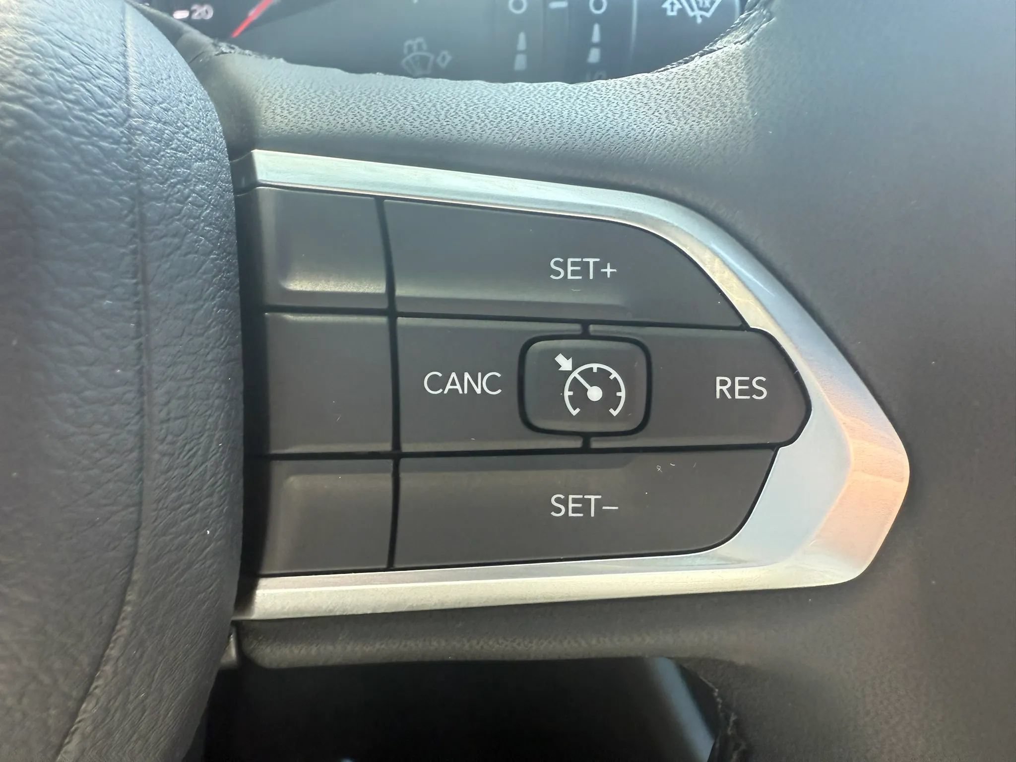 Used 2026 Jeep Compass Latitude AWD/4WD image 12