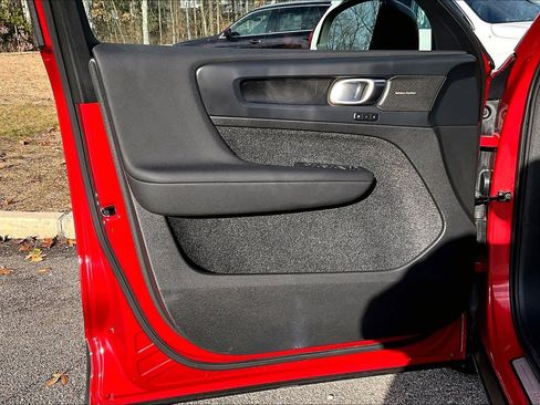 Certified 2023 Volvo C40 P8 Recharge Ultimate image 20