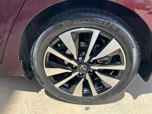Certified 2024 Nissan Sentra SV w/ SV Premium Package FWD image 15