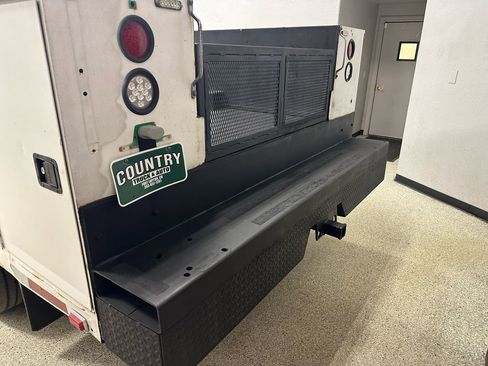 Used 2005 GMC TopKick C4500 4x4 Regular Cab image 5