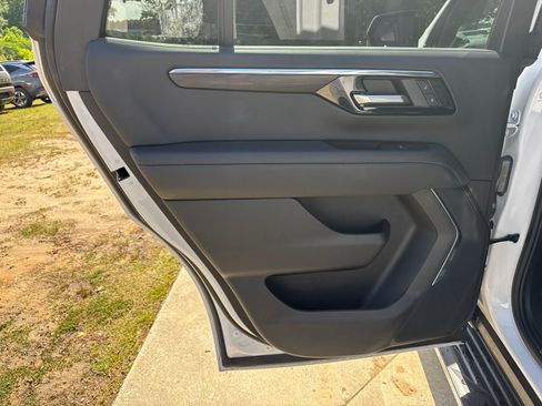 Used 2025 Chevrolet Tahoe LT AWD/4WD image 22