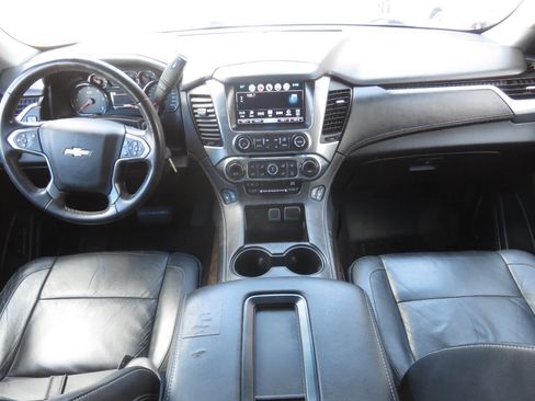 Used 2016 Chevrolet Suburban LT image 12
