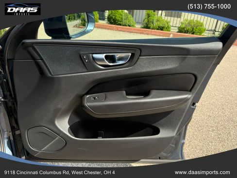 Used 2020 Volvo XC60 T5 Momentum w/ Protection Package Premier AWD/4WD image 36