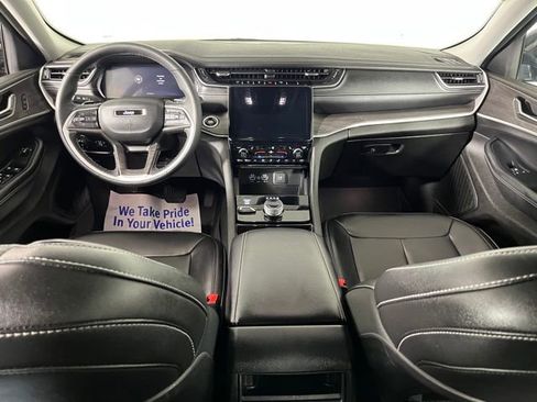 Used 2023 Jeep Grand Cherokee Limited image 41