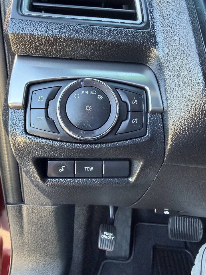 Used 2019 Ford Explorer XLT w/ Equipment Group 202A AWD/4WD image 21