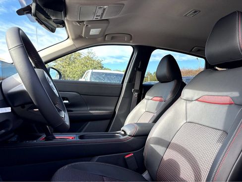 New 2026 Nissan Kicks SR w/ Cold Weather Package AWD/4WD image 20