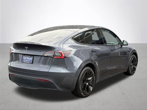 Used 2021 Tesla Model Y Long Range image 6