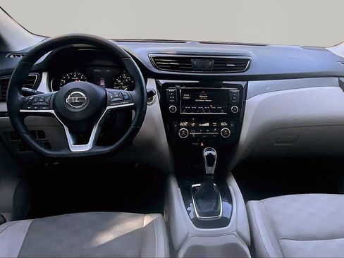 Used 2020 Nissan Rogue Sport SV w/ Technology Package AWD/4WD image 9