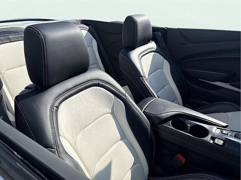 Used 2024 Chevrolet Camaro LT w/ Technology Package image 15