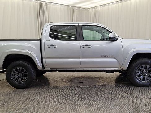Certified 2023 Toyota Tacoma SR5 AWD/4WD image 4