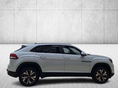 New 2026 Volkswagen Atlas Cross Sport SE image 6