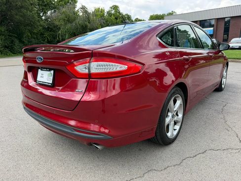 Used 2015 Ford Fusion SE FWD image 5