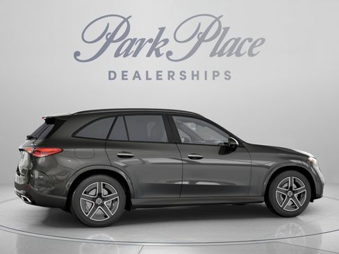 Used 2026 Mercedes-Benz GLC 300 4MATIC image 33