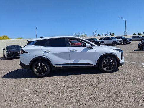 Used 2026 Kia Sportage LX w/ LX Convenience Package image 4