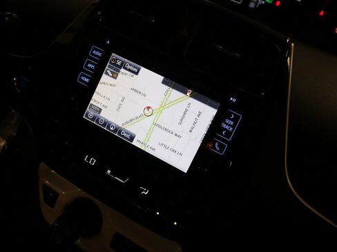 Used 2018 Toyota Prius Three image 27