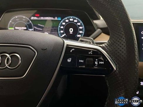 Used 2022 Audi e-tron GT Premium Plus image 32