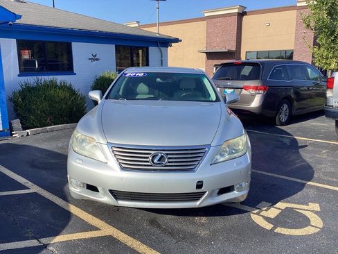 Used 2010 Lexus LS 460 RWD image 2