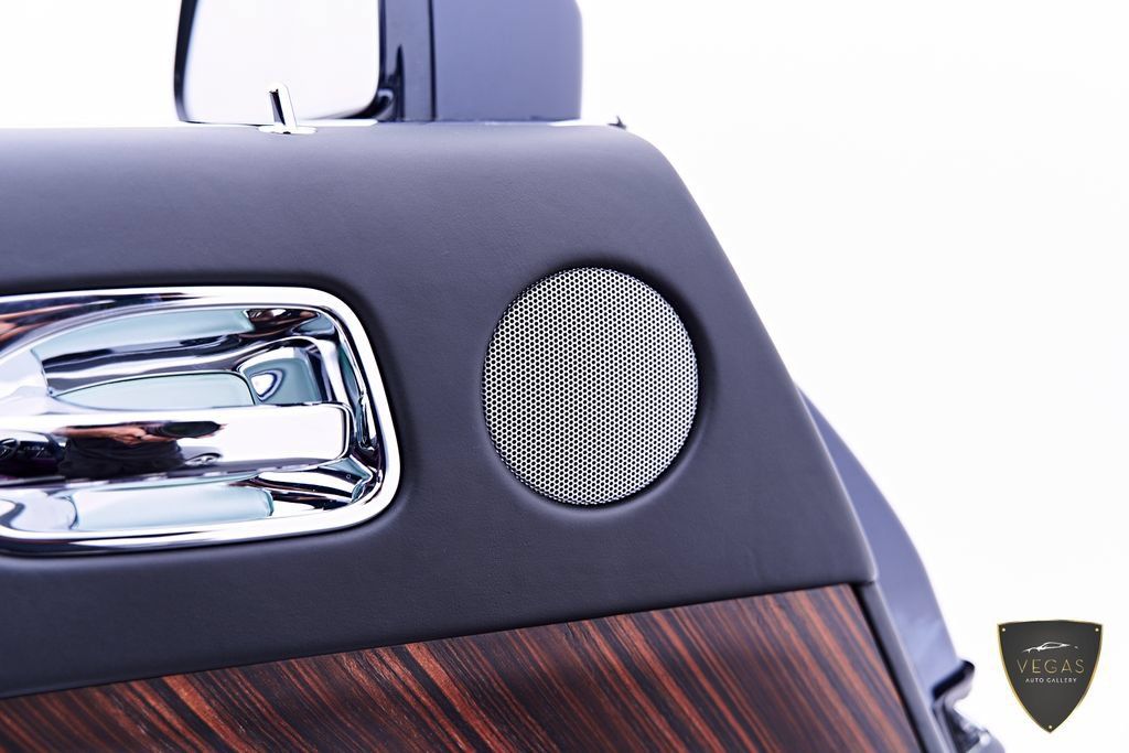 Used 2017 Rolls-Royce Wraith RWD image 43